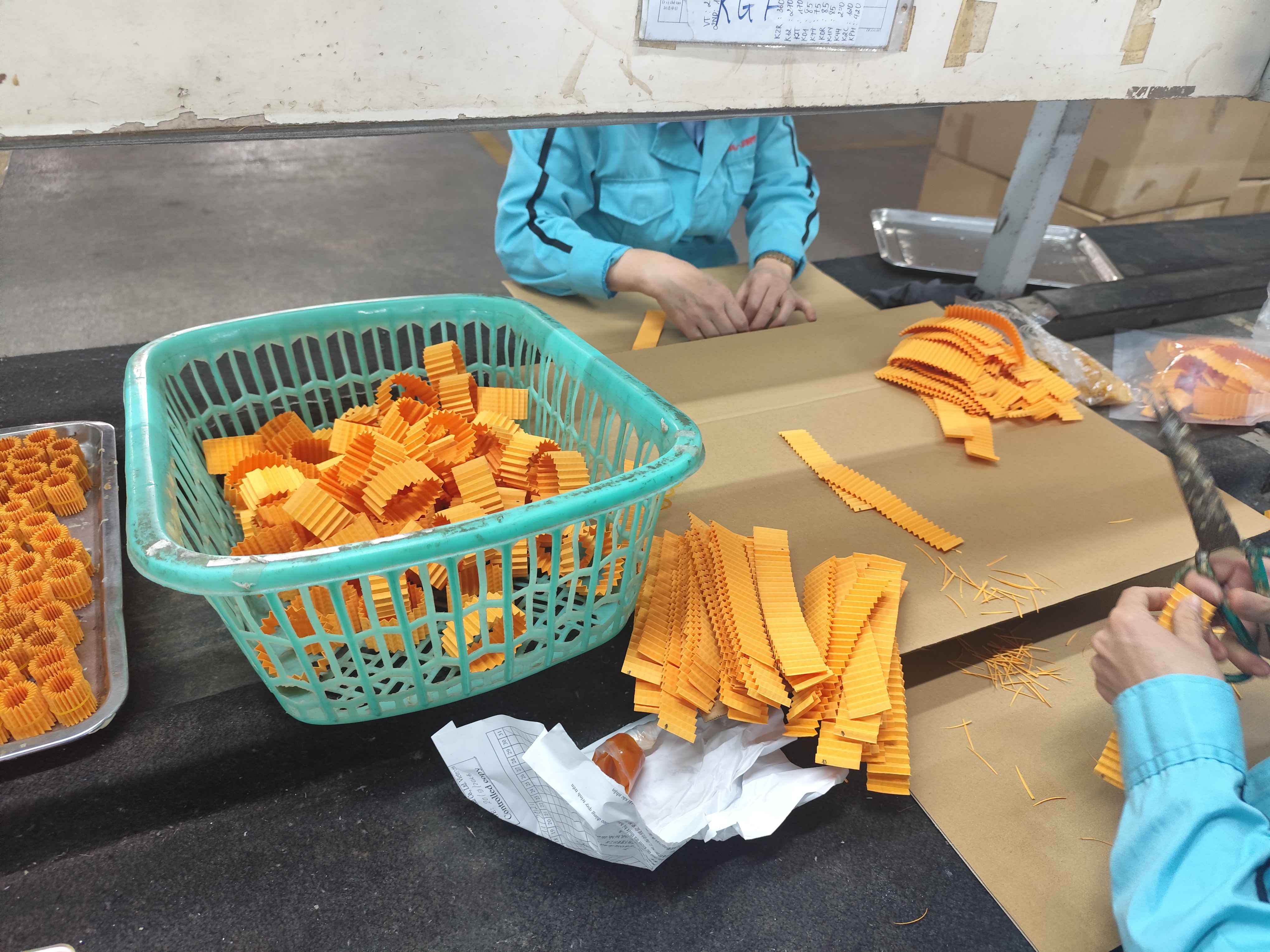 Shaping oil filter element.jpg
